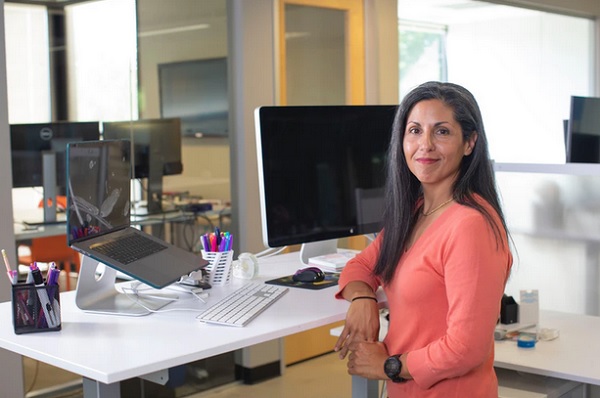 Standing Desk Vs Sitting Desk Which Is Better Standing