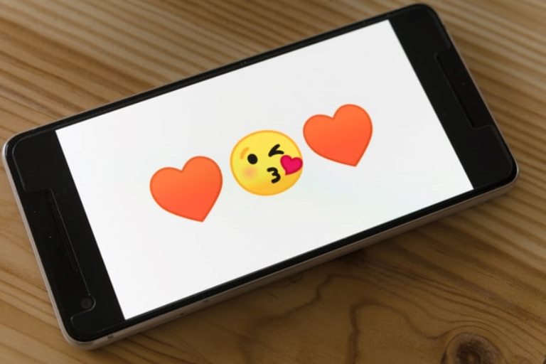 10 Best Ways To Start An Online Dating Conversation Emoji