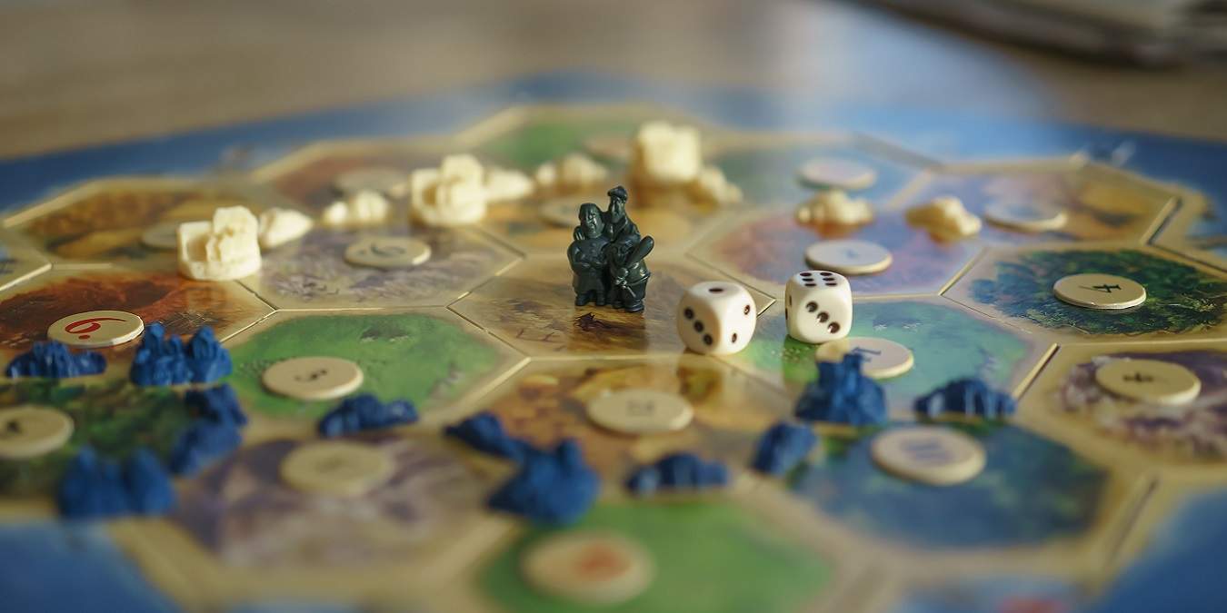 Free Online Board Games You Can Play Right Now Featured