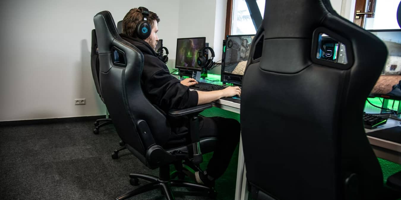 The Best Gaming Chairs On The Market Featured